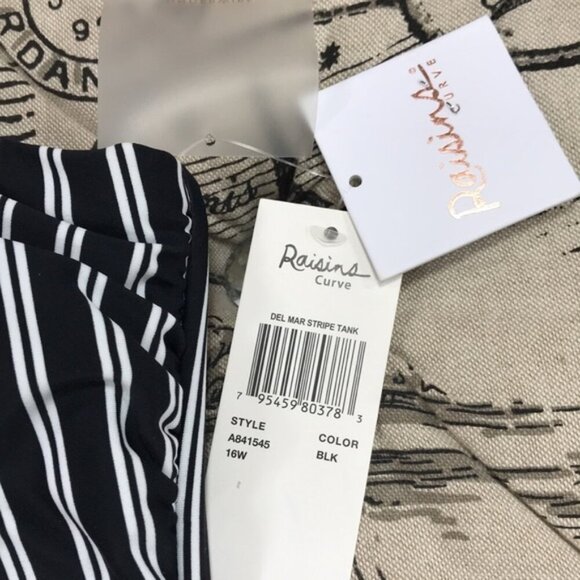 Raisins Curve Trendy Juniors' Top - Picture 6 of 10